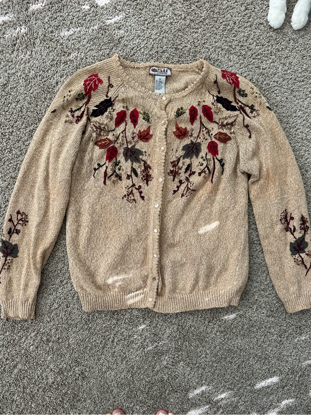 Tiara international vintage embroidered fall leaf cardigan sweater